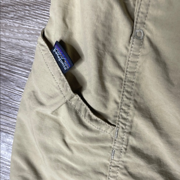 Patagonia Men's Tan Cargo Pants - Picture 5 of 9